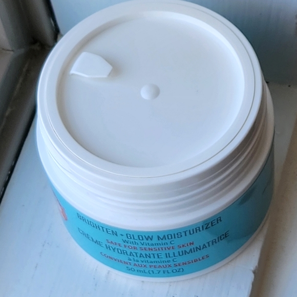 NIB FIRST AID BEAUTY BRIGHTEN + GLOW MOISTURIZER - Picture 15 of 15